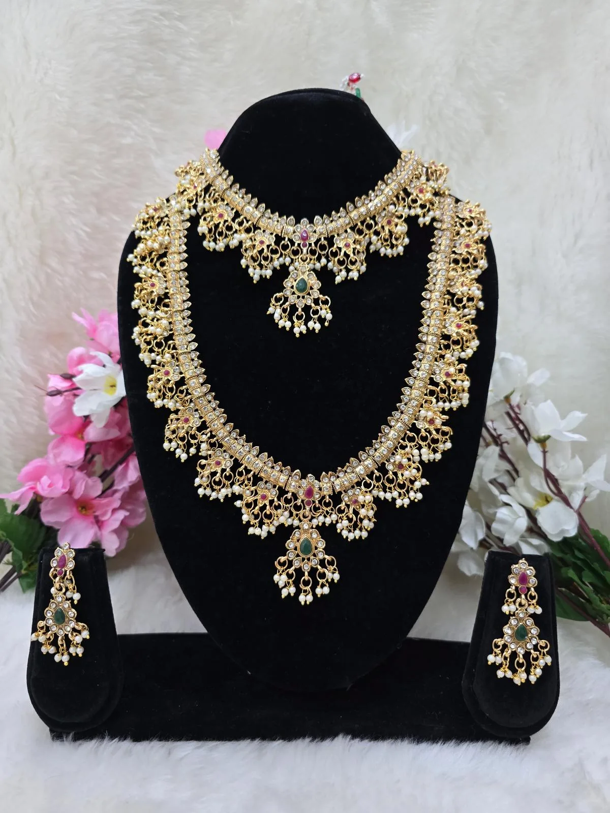 Neckless set of 2 with earing, diamond and white pearl green big perl