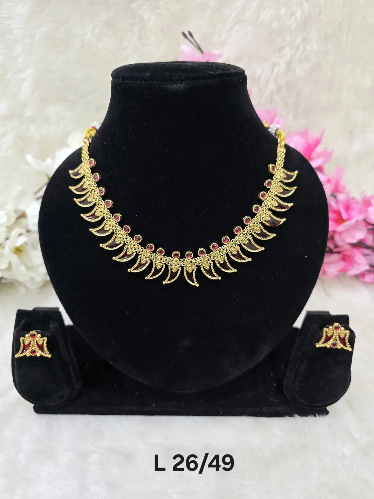 small neckless set pink stone