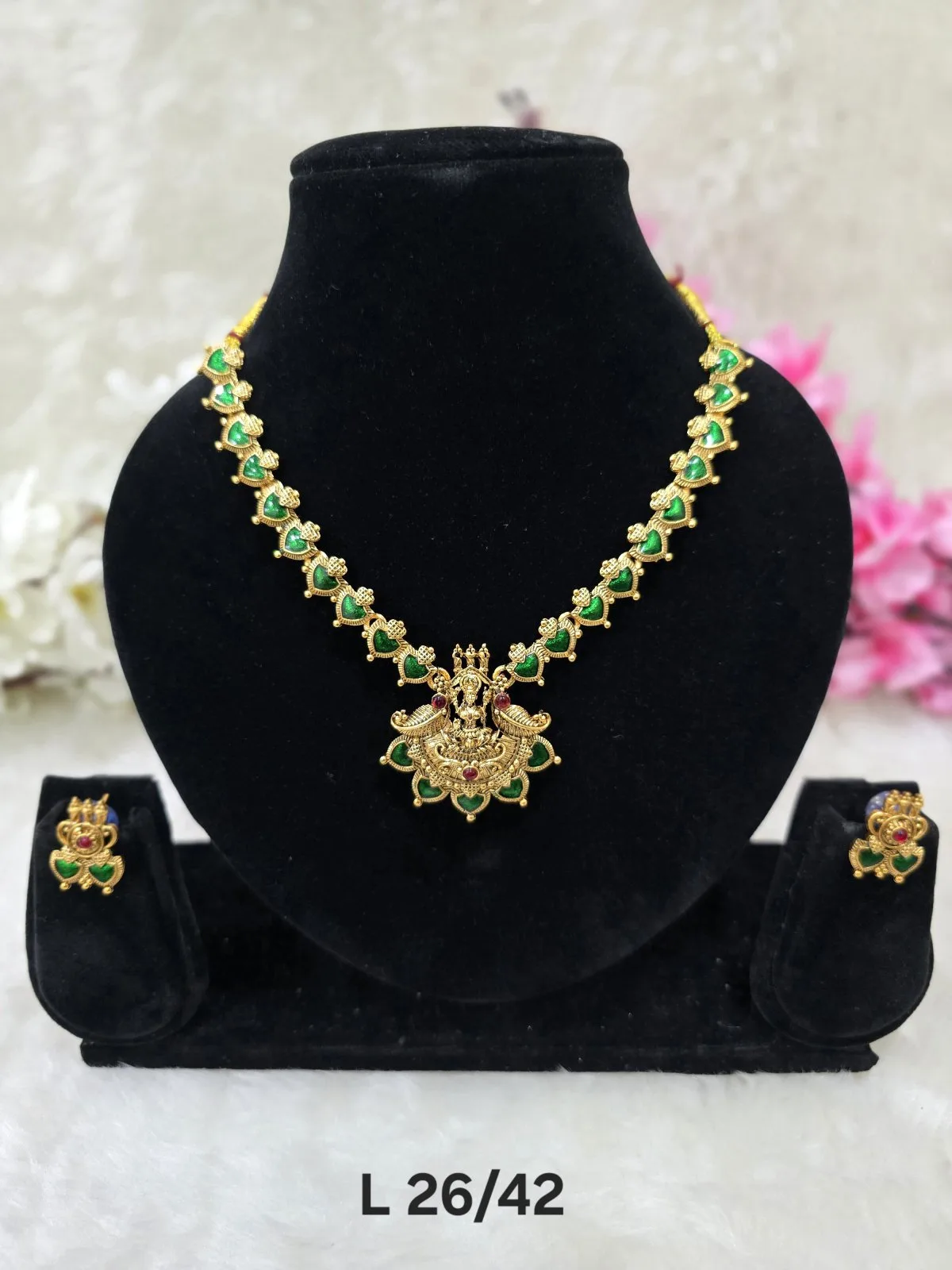 small neckless Laxmi Temple Green stone with earing