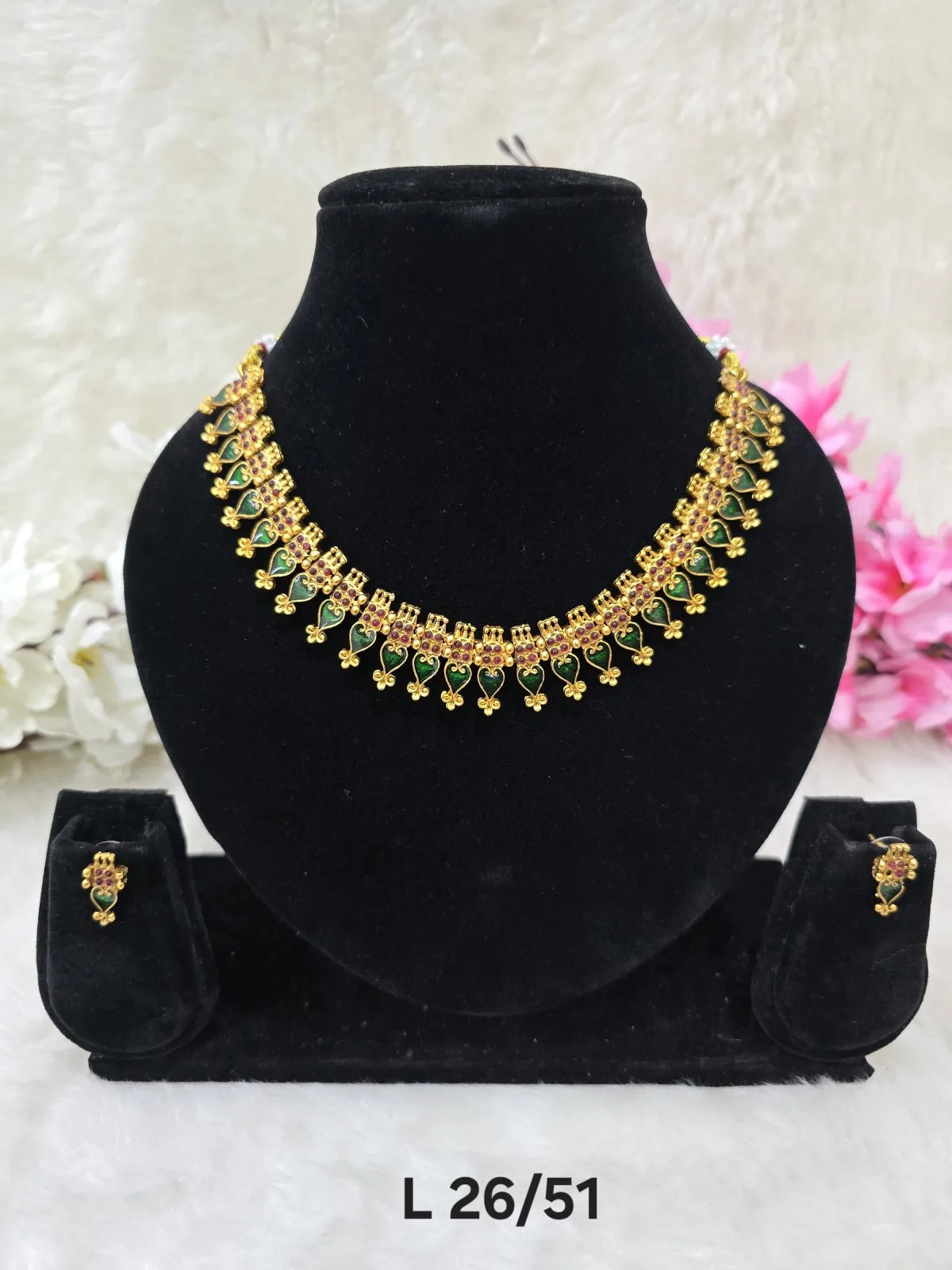 small neckless set