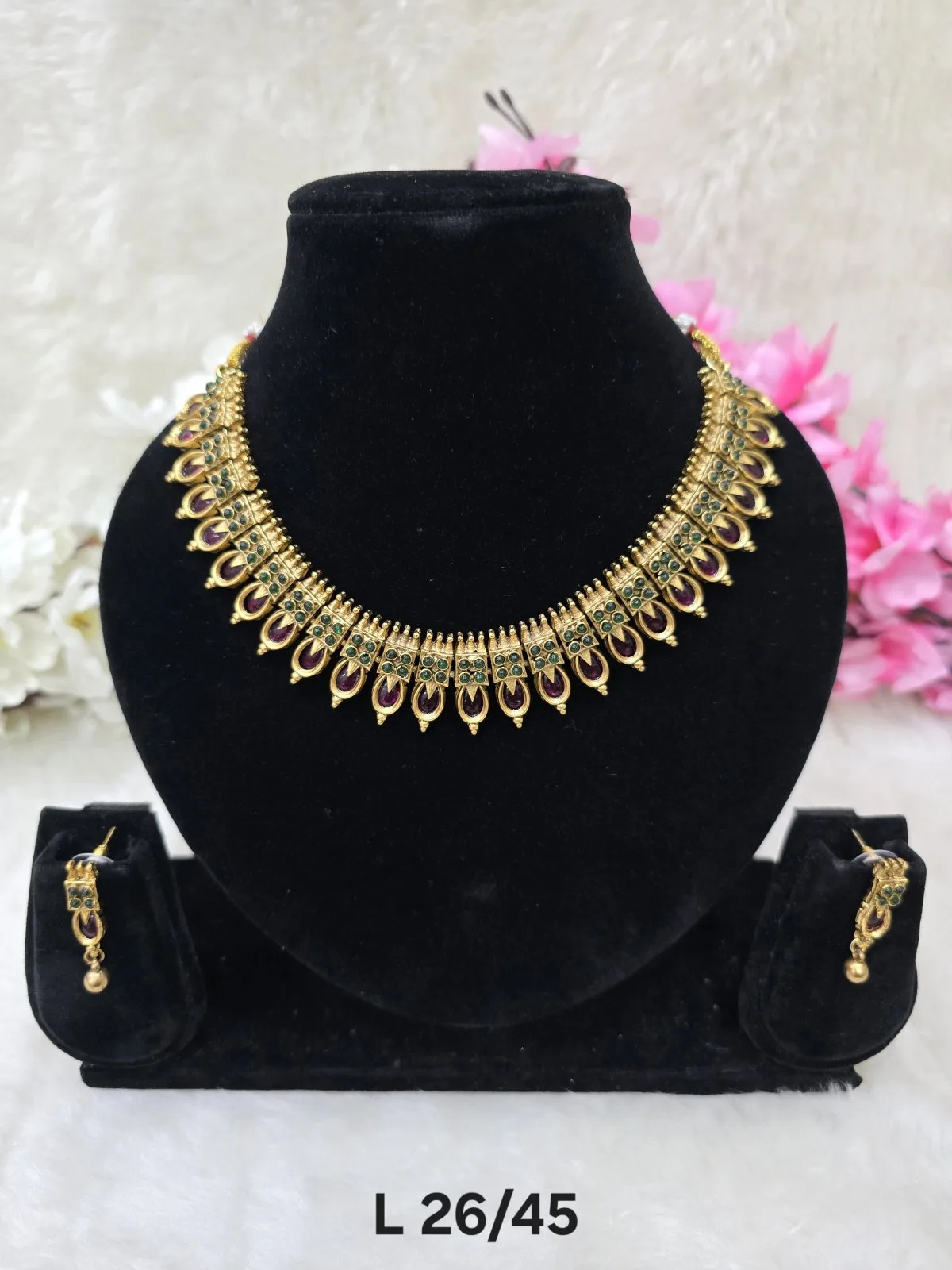 small neckless set